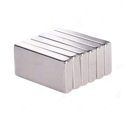 Ímã fino retangular 20x10x3mm 3.3kg Força para temperatura máxima de trabalho 80 Centigrados