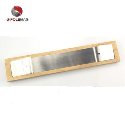 ISO9001 2000 Sistema 16 " Bloco de faca magnética de madeira sustentável para cozinha organizada