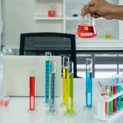 Experimento de laboratório Barra de agitação magnética com forma cilíndrica e ímã industrial