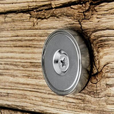 Magnético de Pot NdFeB Super Forte personalizado com Furo Permanente Contra-Submerso d1 5,5 mm