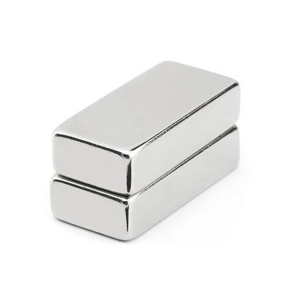40*20*10mm N52 ímã de bloco de neodímio com direção do magnetismo axial e tolerância ± 1%
