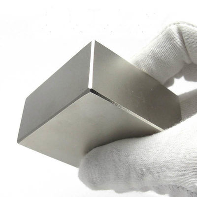 Bloco magnético quadrado de neodímio sinterizado de alto fluxo magnético em grau personalizado N35-N52