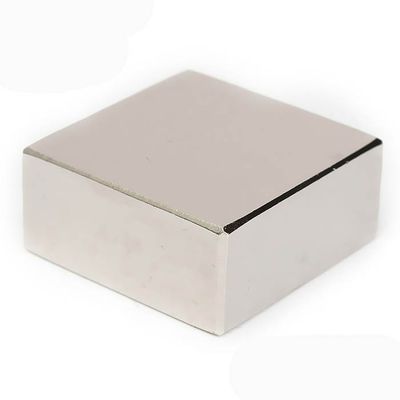 Bloco magnético quadrado de neodímio sinterizado de alto fluxo magnético em grau personalizado N35-N52
