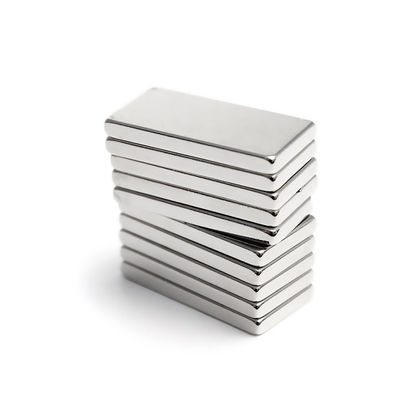 Dimensões de ímã personalizadas Ímãs de neodímio compostos super fortes Blocos permanentes de N52
