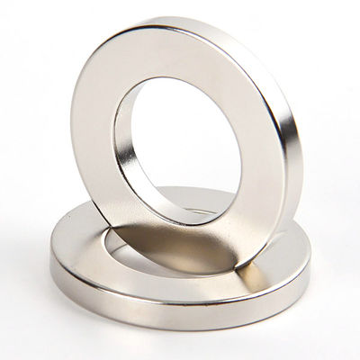 Serviço de processamento de corte N52 Anel de ímã de neodímio com forte magnetização radial
