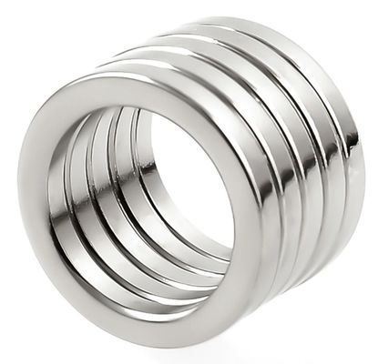 Serviço de processamento de corte N52 Anel de ímã de neodímio com forte magnetização radial