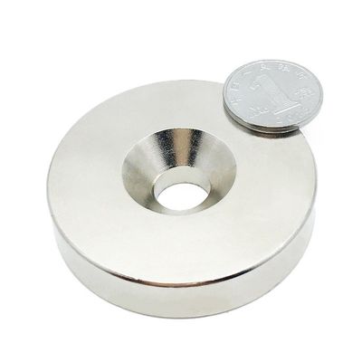 N52 Ímã de neodímio com forma de ímã industrial, pot / forma de taça e buraco contra-absorção