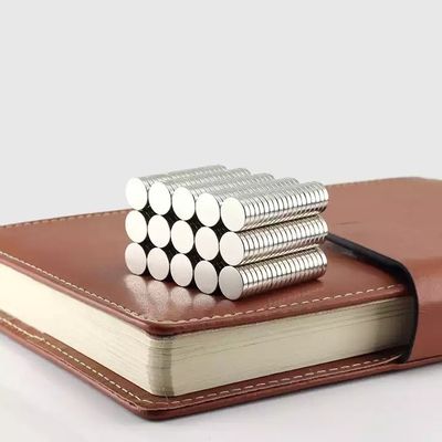 Magnético de disco de neodímio N52 revestido de níquel com tolerância de ± 3% e resistência personalizada