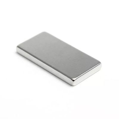 Grau N52 Imã de neodímio de minúscula e forte importância industrial de terras raras com tolerância ± 0,05 mm