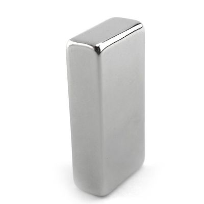 Magnetos NdFeB retangulares permanentes de terras raras com boa tolerância 38H ± 1%