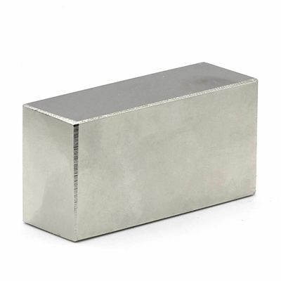 Magnetos NdFeB retangulares permanentes de terras raras com boa tolerância 38H ± 1%