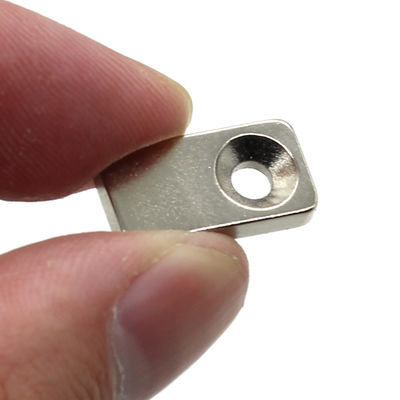 Magnetizado por encomenda Direção N35 Neodímio Forte Bloco de Terras Raras Magnético Contro-encalhado
