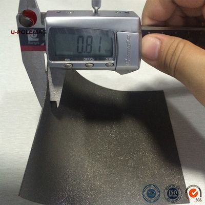 80°C Tolerância da folha magnética de borracha flexível NdFeB Neodímio ± 10% Tamanho A4