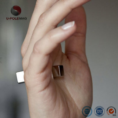 ± 1% Tolerância N35 N52 5mm Cubo Ímã de neodímio 1,14KG Puxa com o Sistema ISO9001 2000