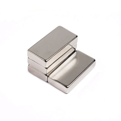 Espessura Magnetismo Direção N52 Grade NdFeB Bloco Ímã de neodímio para Indústria