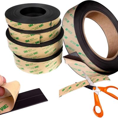 Faixa magnética de neodímio flexível 30x1,5 mm com adesivo permanente e serviço de corte