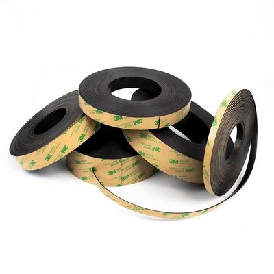 Faixa magnética de neodímio flexível 30x1,5 mm com adesivo permanente e serviço de corte