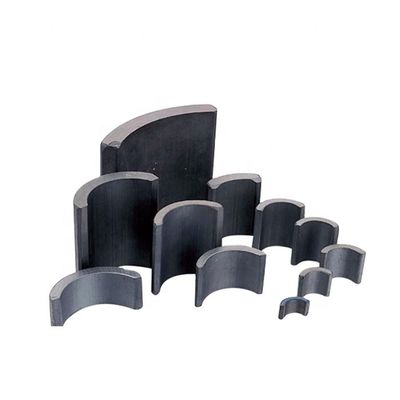 Ímãs cerâmicos de arco de ferrite permanente acessíveis e duráveis para aplicações de motores