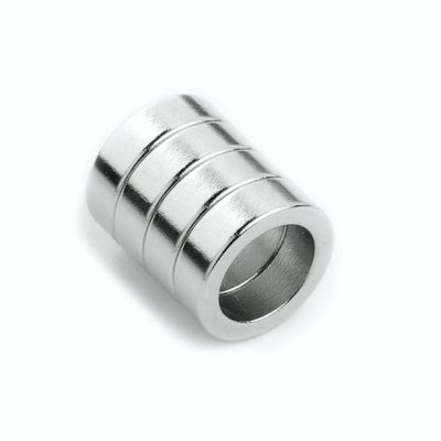 Magnetos de anel compostos magnetizados diametralmente com alta resistência de magnetização